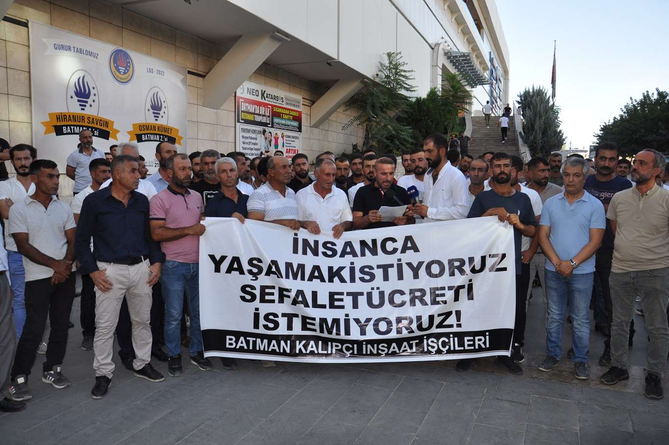 Kalıpçı ustaları yevmiyelerinin artırılmasını talep ediyor Kalıpçı ustaları yevmiyelerinin artırılmasını talep ediyor